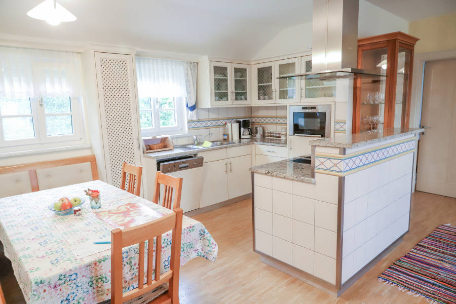 landhauswohnung-kueche1