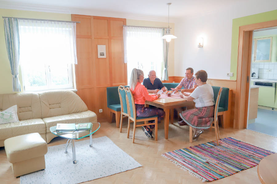 sonnenwohnung-tisch